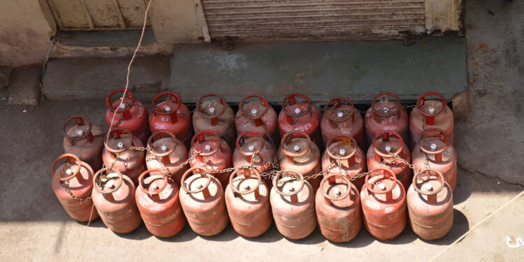 India Enforces 21-Day LPG Booking Gap Amid West Asia War Panic Hoarding